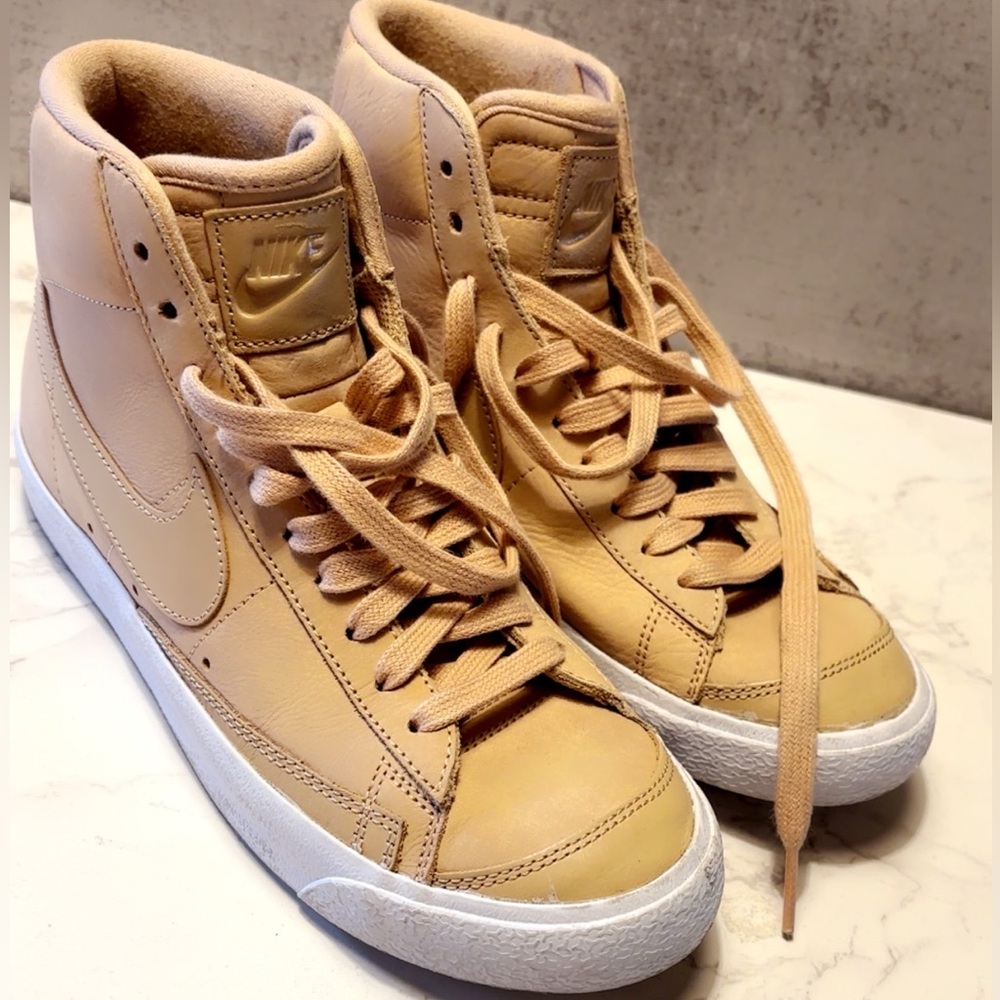 Nike blazers High-Top Sneakers in Tan
